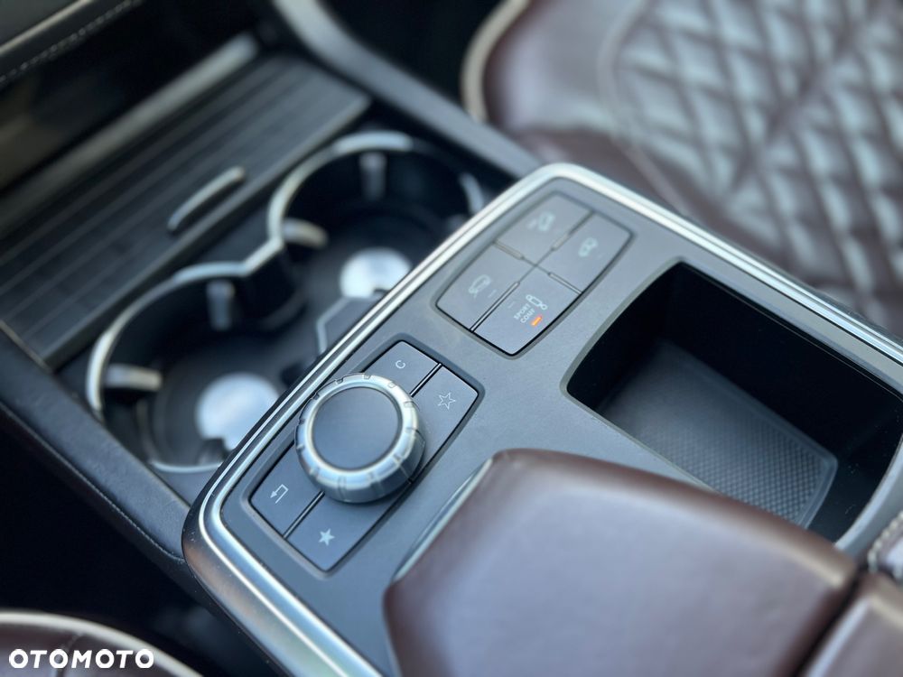 Mercedes-Benz ML - 23