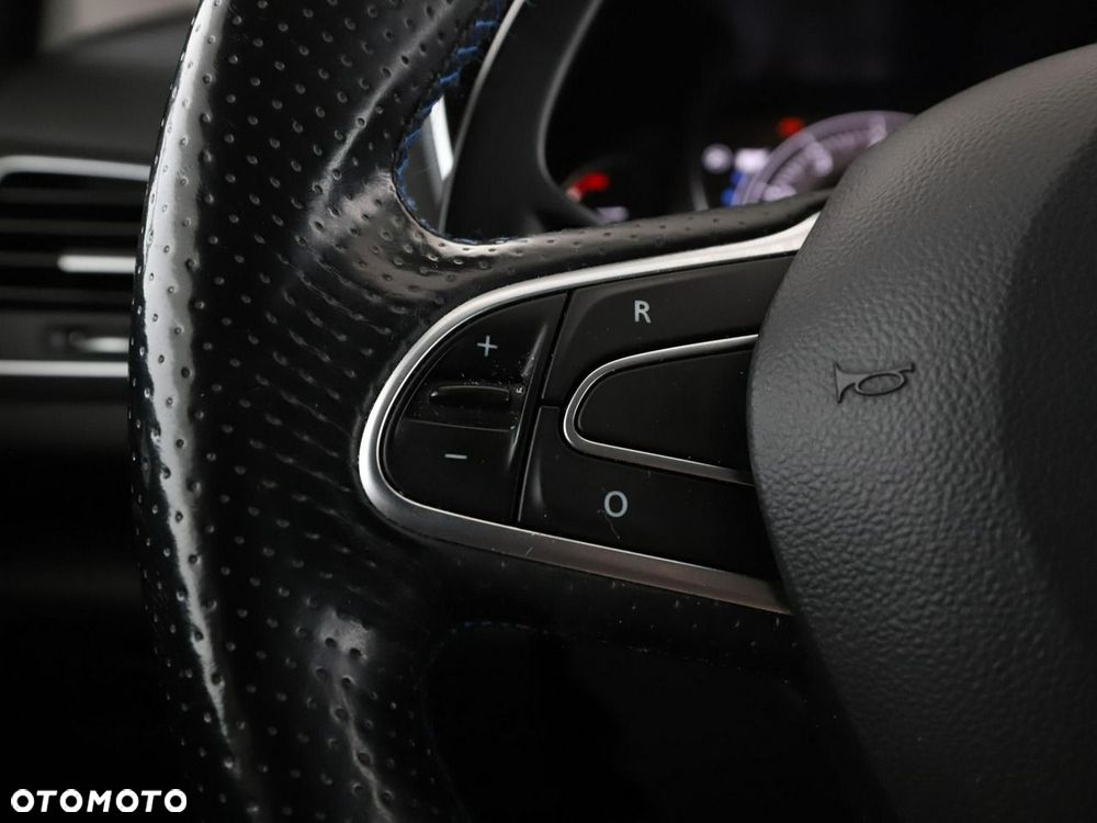 Renault Megane ENERGY TCe 205 EDC GT - 33