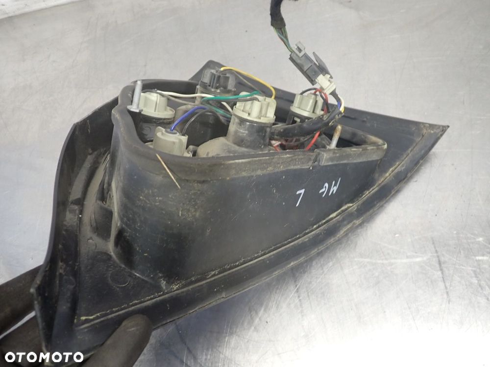 LAMPA LEWA TYLNA MG ZR 160 1.8 - 3