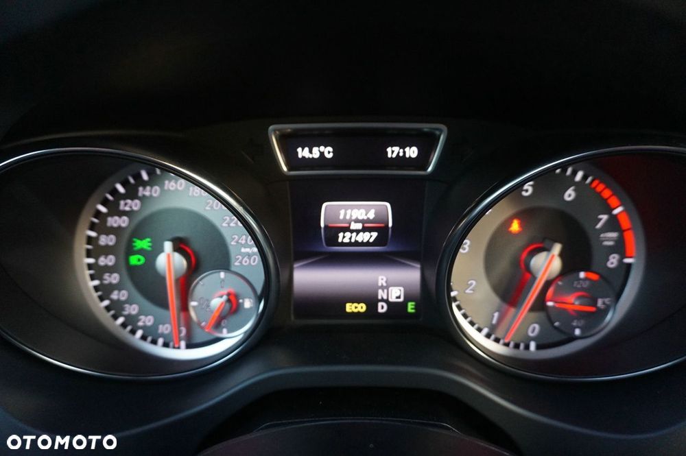 Mercedes-Benz GLA - 11