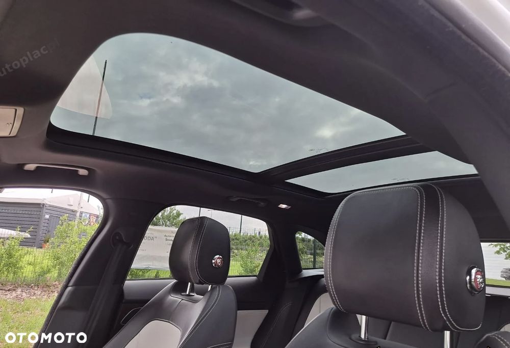 Jaguar F-Pace - 14