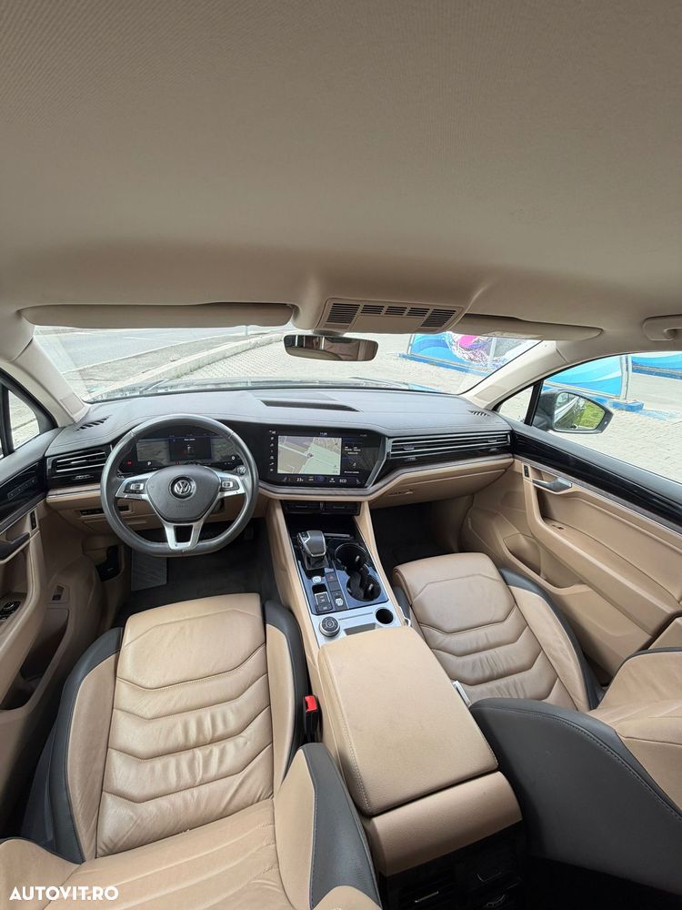 Volkswagen Touareg - 11