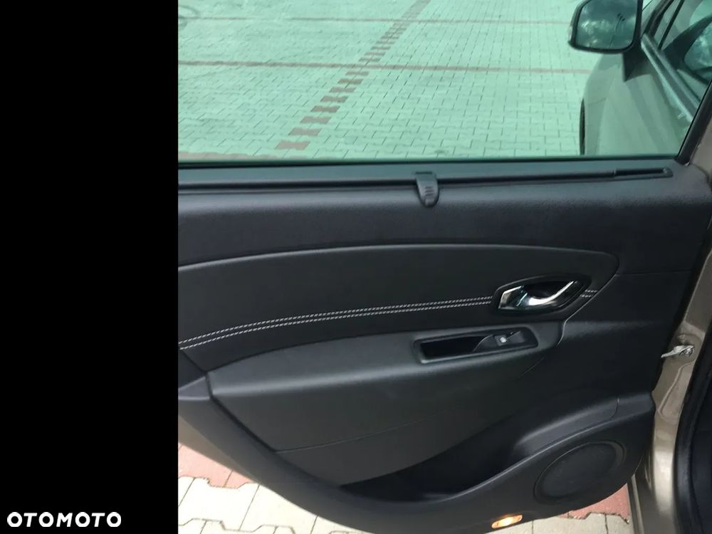 Renault Scenic 1.6 16V 110 Dynamique - 8