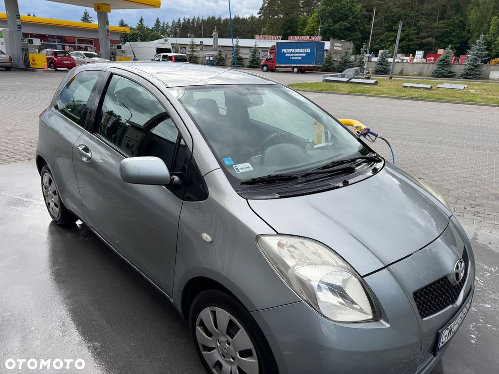 Toyota Yaris - 4