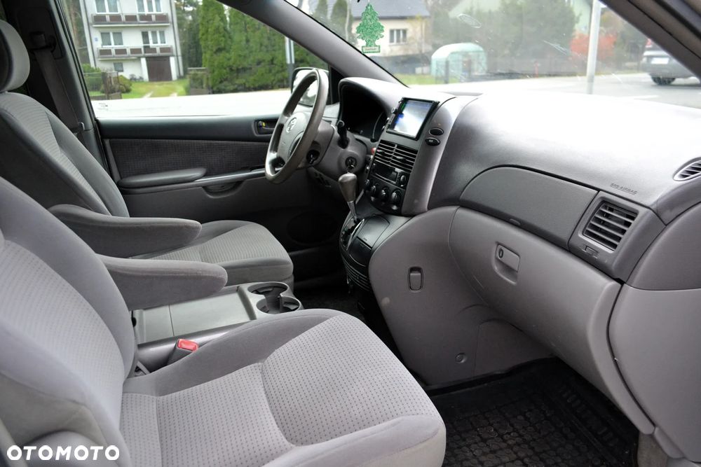 Toyota Sienna 3.3 LE AWD - 9