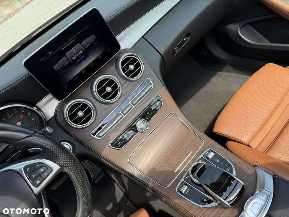 Mercedes-Benz Klasa C 300 9G-TRONIC AMG Line - 22