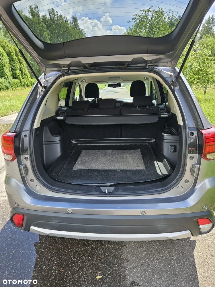 Mitsubishi Outlander 2.0 Intense Comfort 4WD CVT - 17