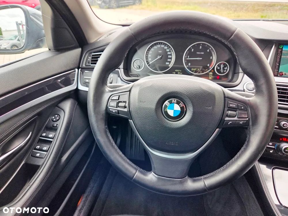 BMW Seria 5 518d Business Edition - 37