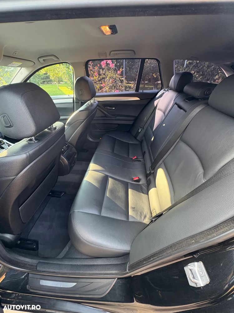 BMW Seria 5 520d xDrive - 16