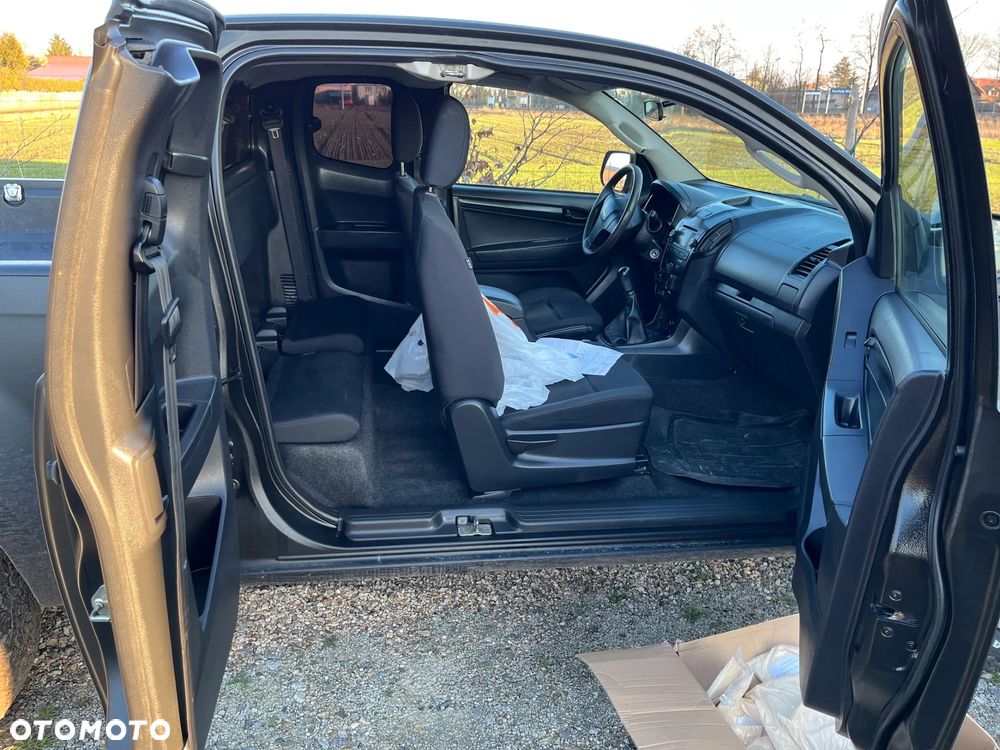 Isuzu D-Max 2.5 EC L - 8