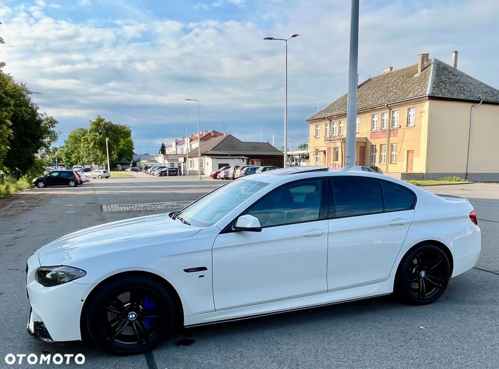 BMW Seria 5 550i xDrive Sport-Aut - 7