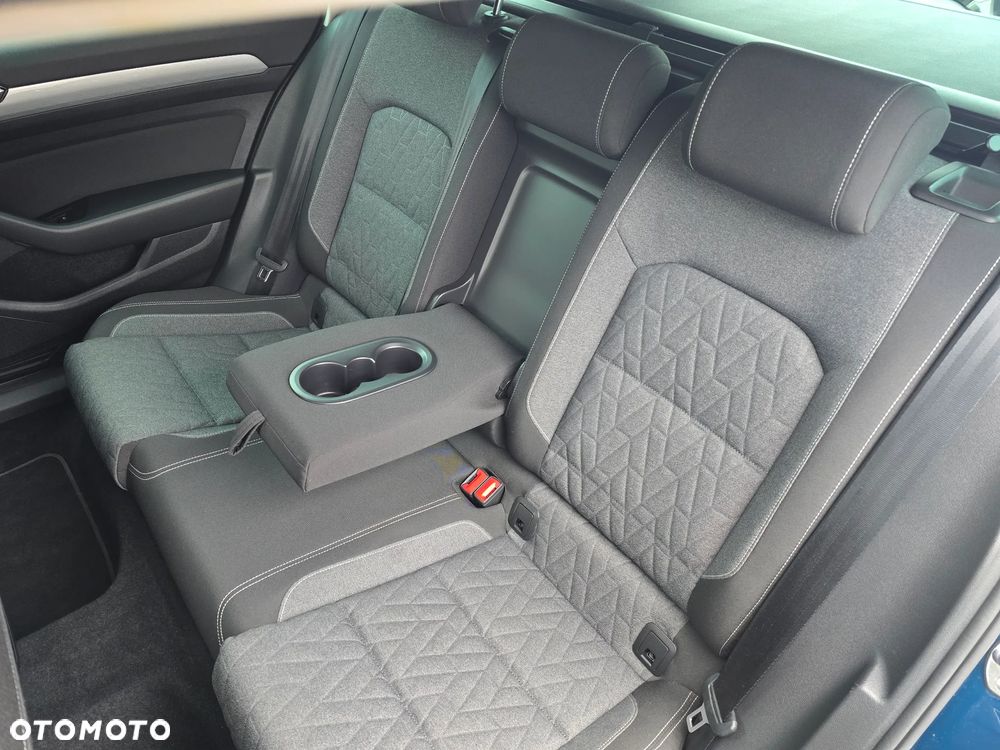 Volkswagen Passat - 14