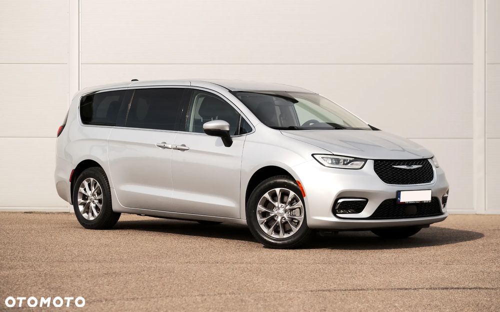 Chrysler Pacifica - 39