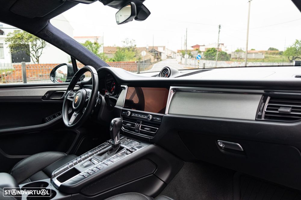 Porsche Macan Turbo - 37
