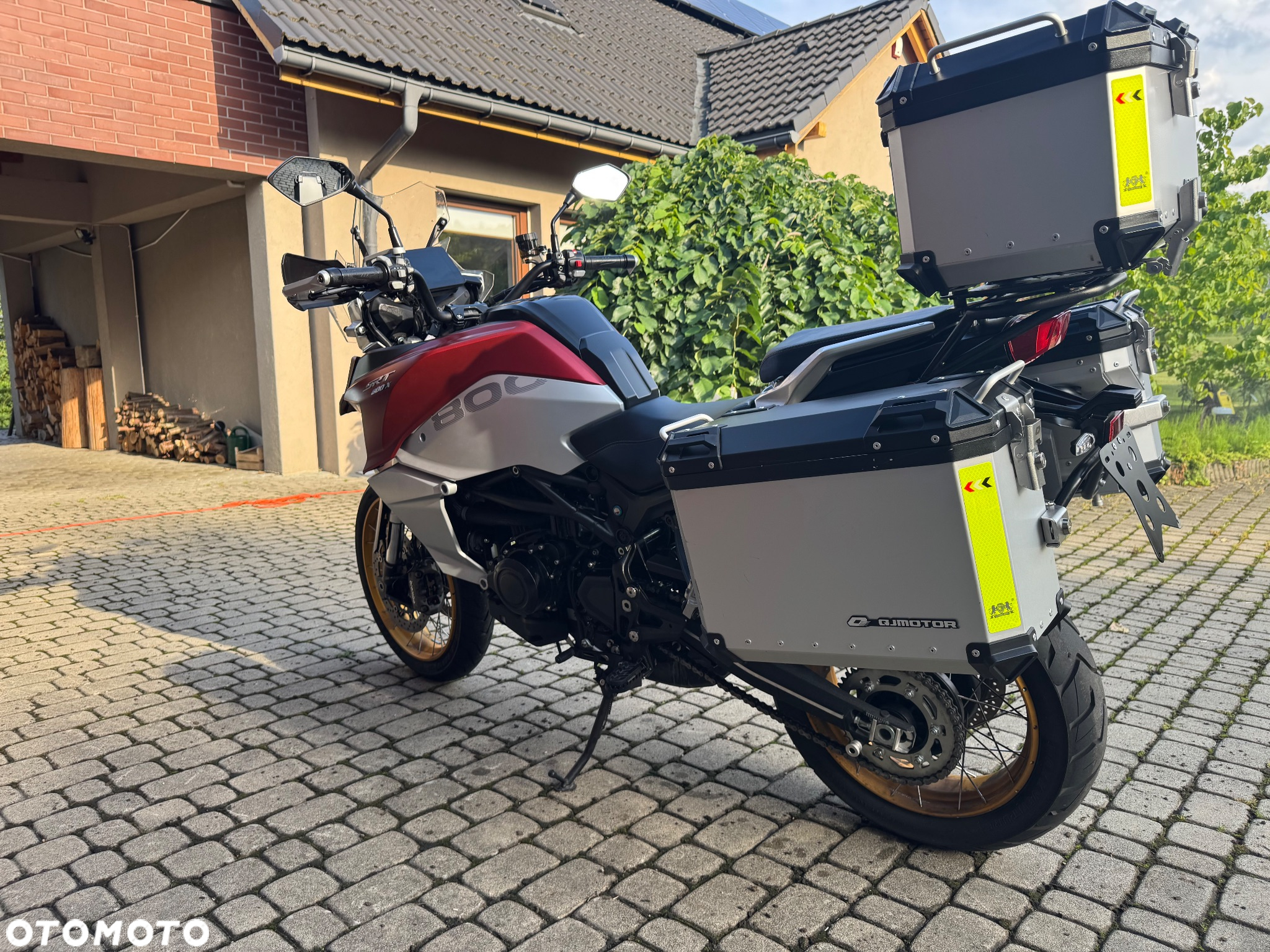 QJMOTOR SRT 800SX - 12
