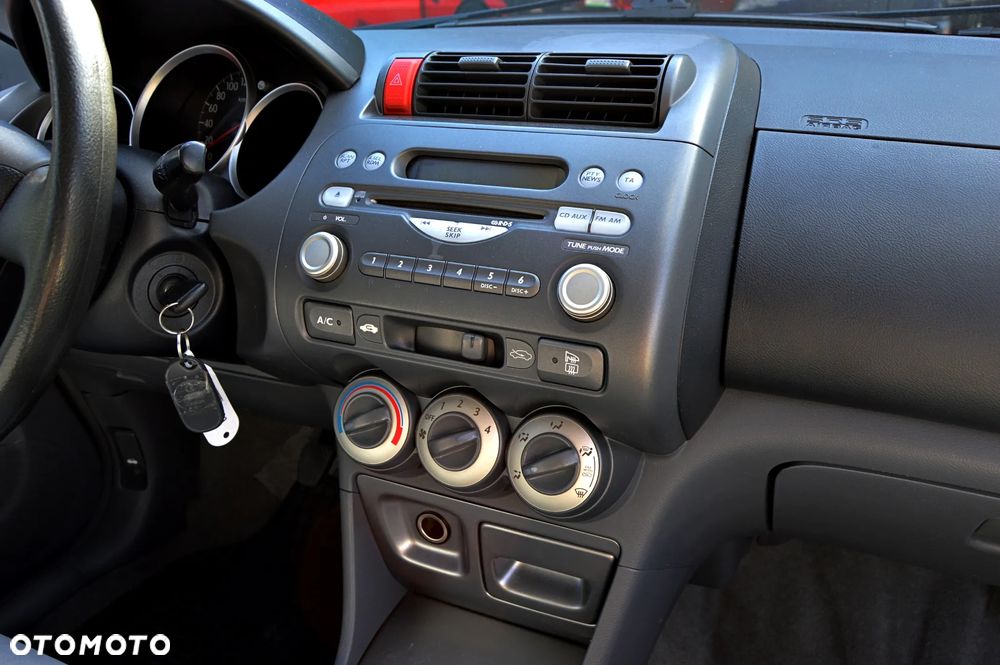 Honda City 1.4 Comfort - 12