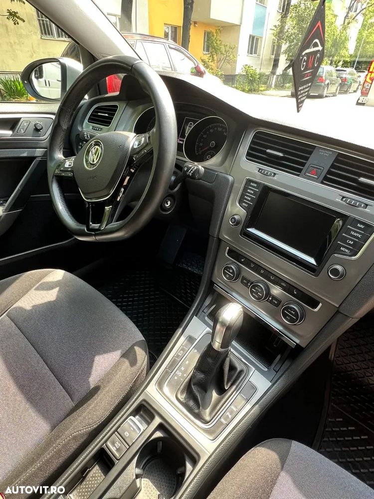 Volkswagen Golf - 12
