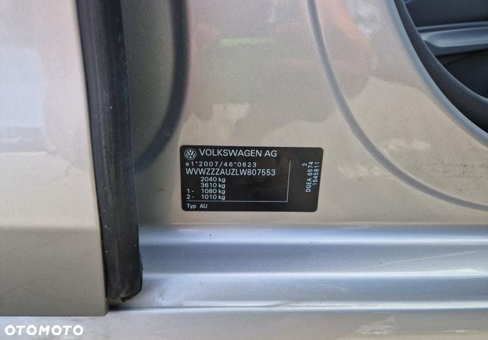 Volkswagen Golf - 22