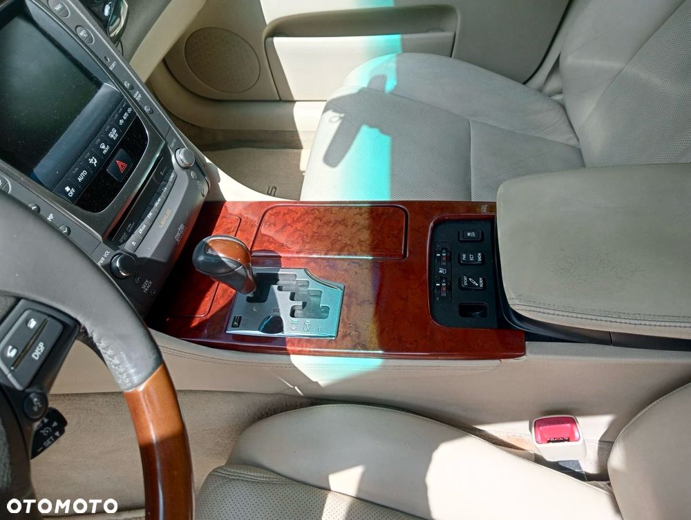 Lexus GS 300 Prestige + - 20