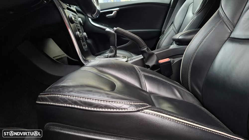 Volvo V40 2.0 D2 R-Design - 27