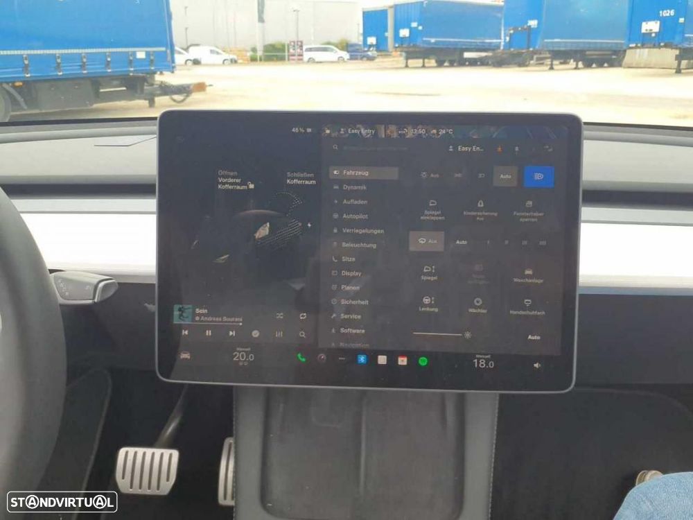 Tesla Model Y Performance Dual Motor AWD - 6