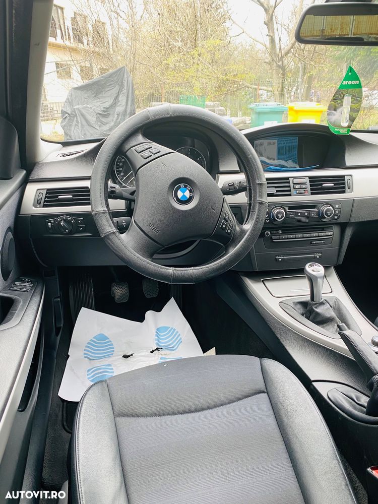 BMW Seria 3 320d EfficientDynamics Edition - 12