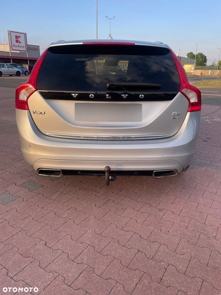 Volvo V60 D5 AWD R-Design Summum - 14