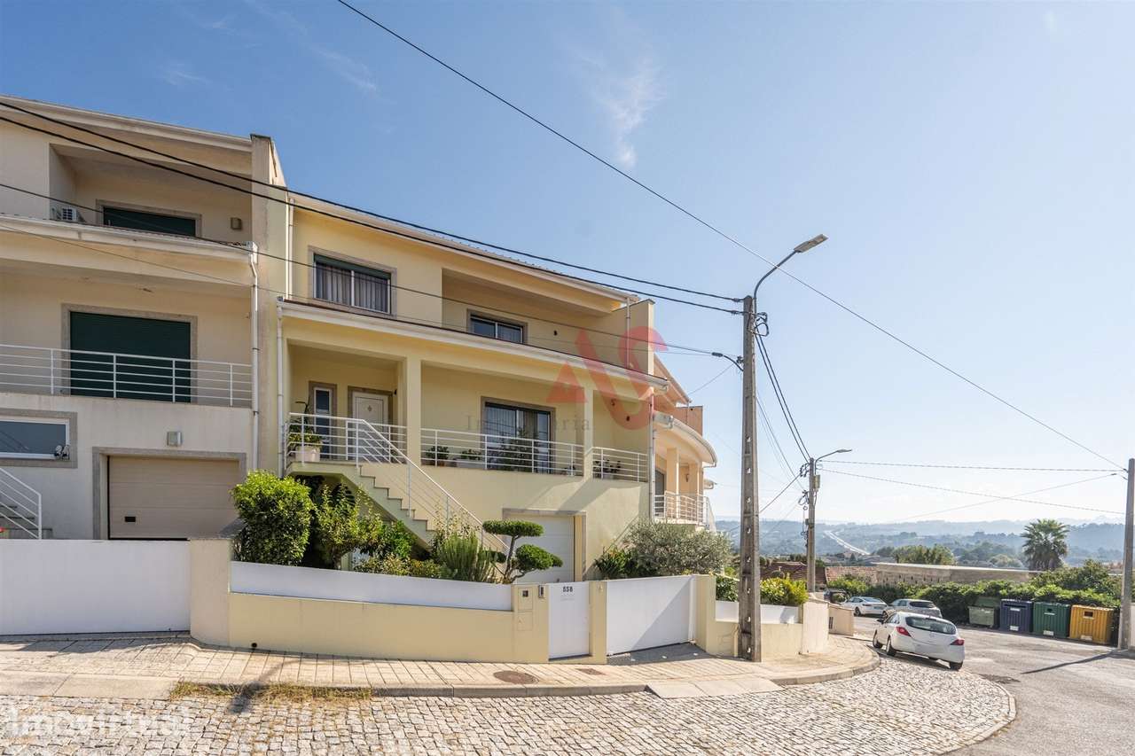 Moradia T3 Geminada em Aveleda, Lousada - Grande imagem: 2/25