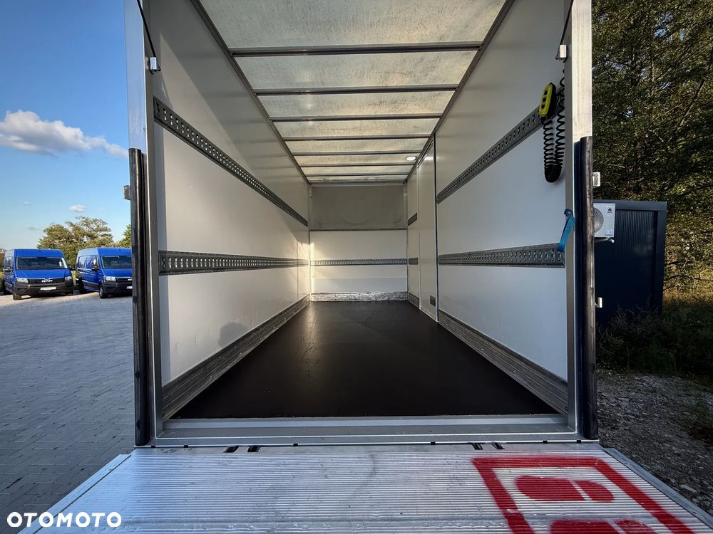 Iveco Daily 35C18 3.0 HPI 180KM / 2023 Rok Produkcji / Kontener 4,7m + Winda 750KG / 93.090KM PRZEBIEG / Automat Hi-Matic / ZAREJESTROWANY W PL - 13