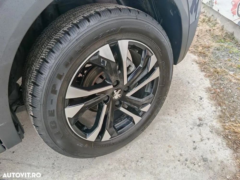 Peugeot 2008 1.2 L PureTech STT EAT8 Allure - 31