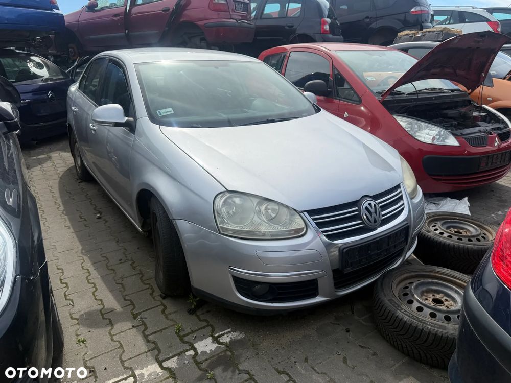 VW JETTA 1.9 TDI BXE Skrzynia Zderzak Drzwi Lampa - 1