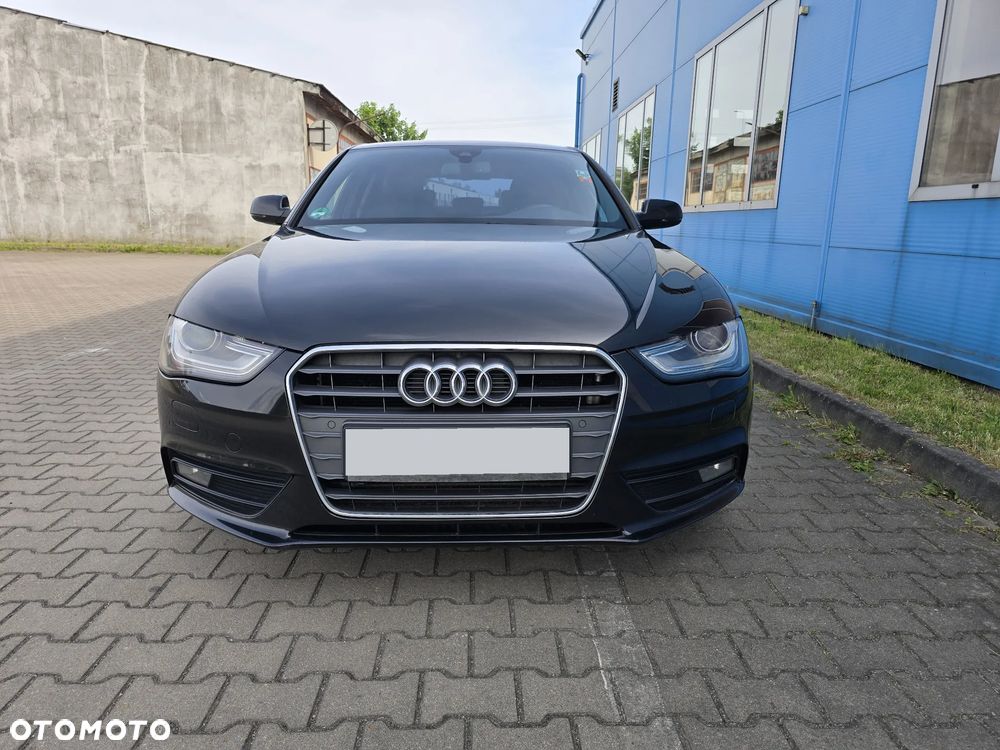 Audi A4 Limousine 2.0 TDI DPF S line Sportpaket - 12