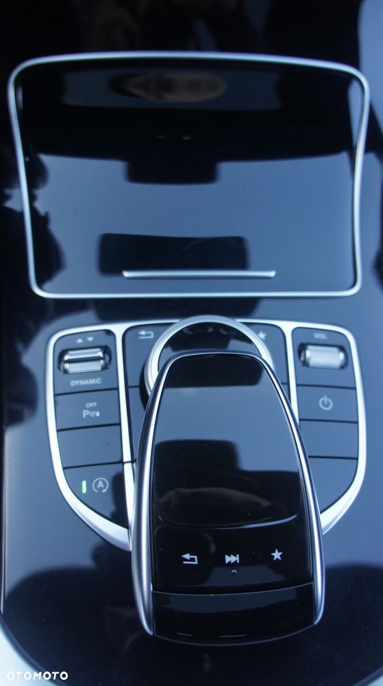 Mercedes-Benz Klasa C 200 9G-TRONIC AMG Line - 27