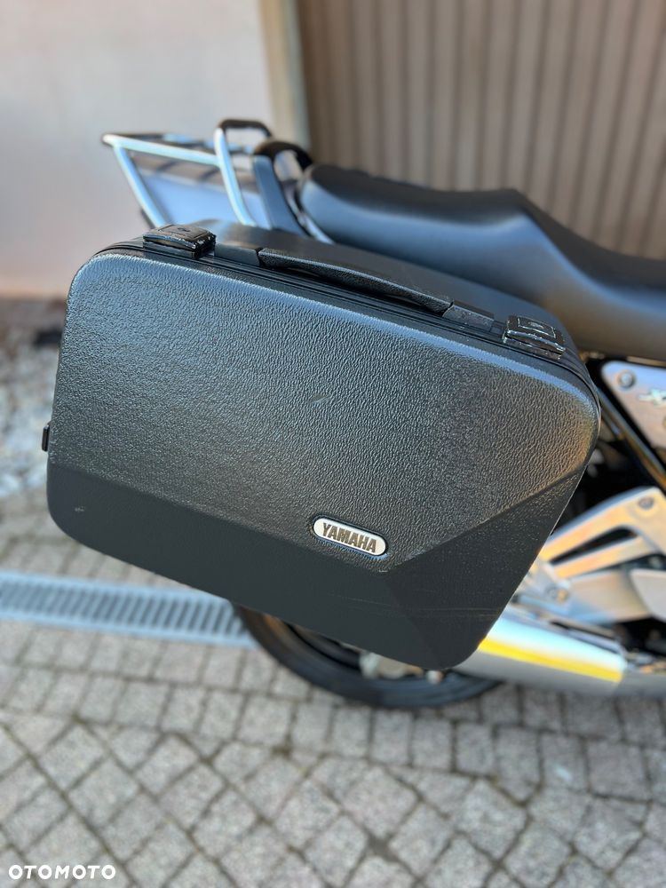 Yamaha XJR - 3