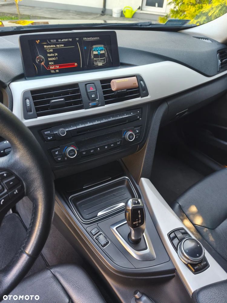 BMW Seria 3 ver-320d-efficient-dynamics-edition-luxury-line - 5