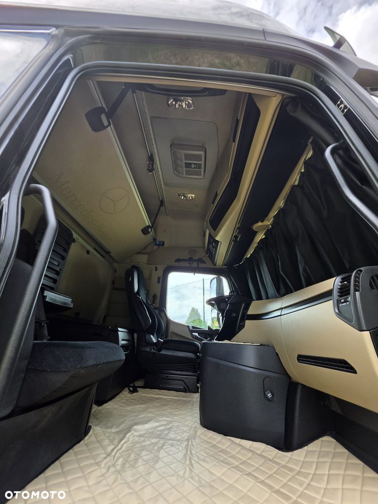 Mercedes-Benz Actros - 32