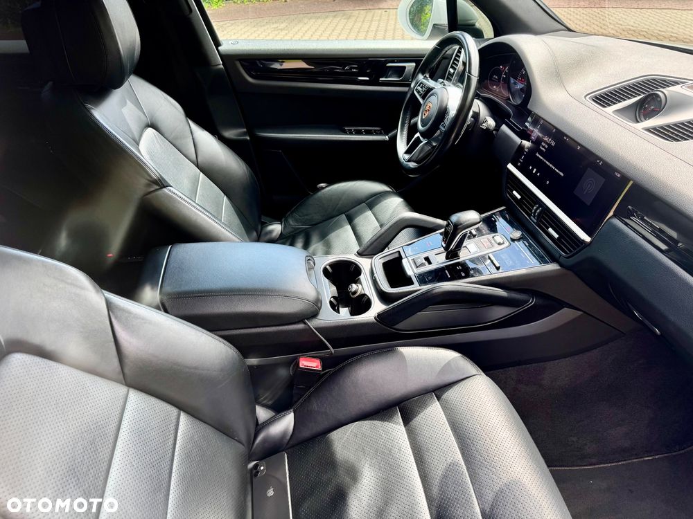 Porsche Cayenne Standard - 24