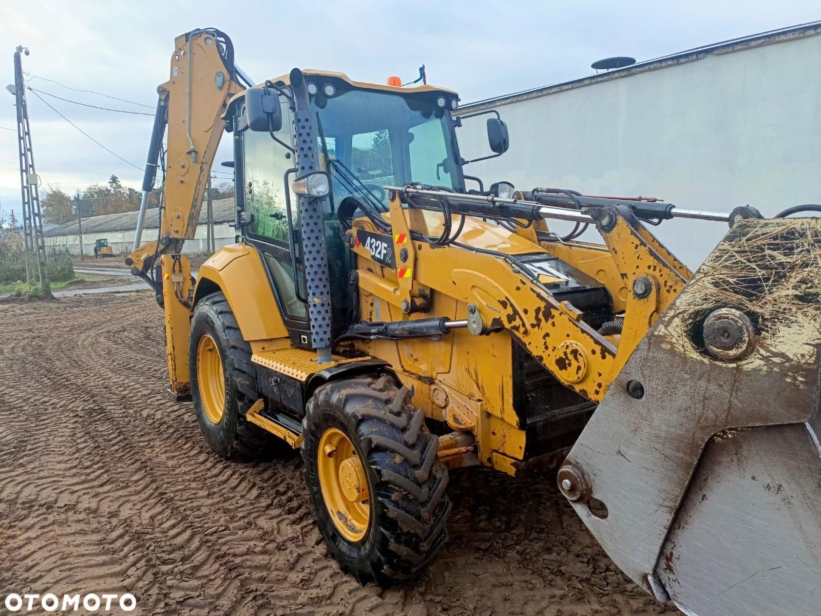 Caterpillar 432F2 - 1