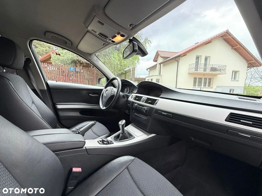 BMW Seria 3 330d - 28