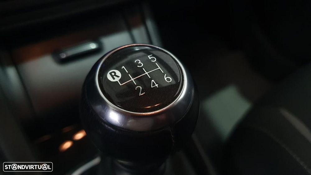 Toyota Auris 1.4 D-4D Com. +P.Techno+P.Sport - 13