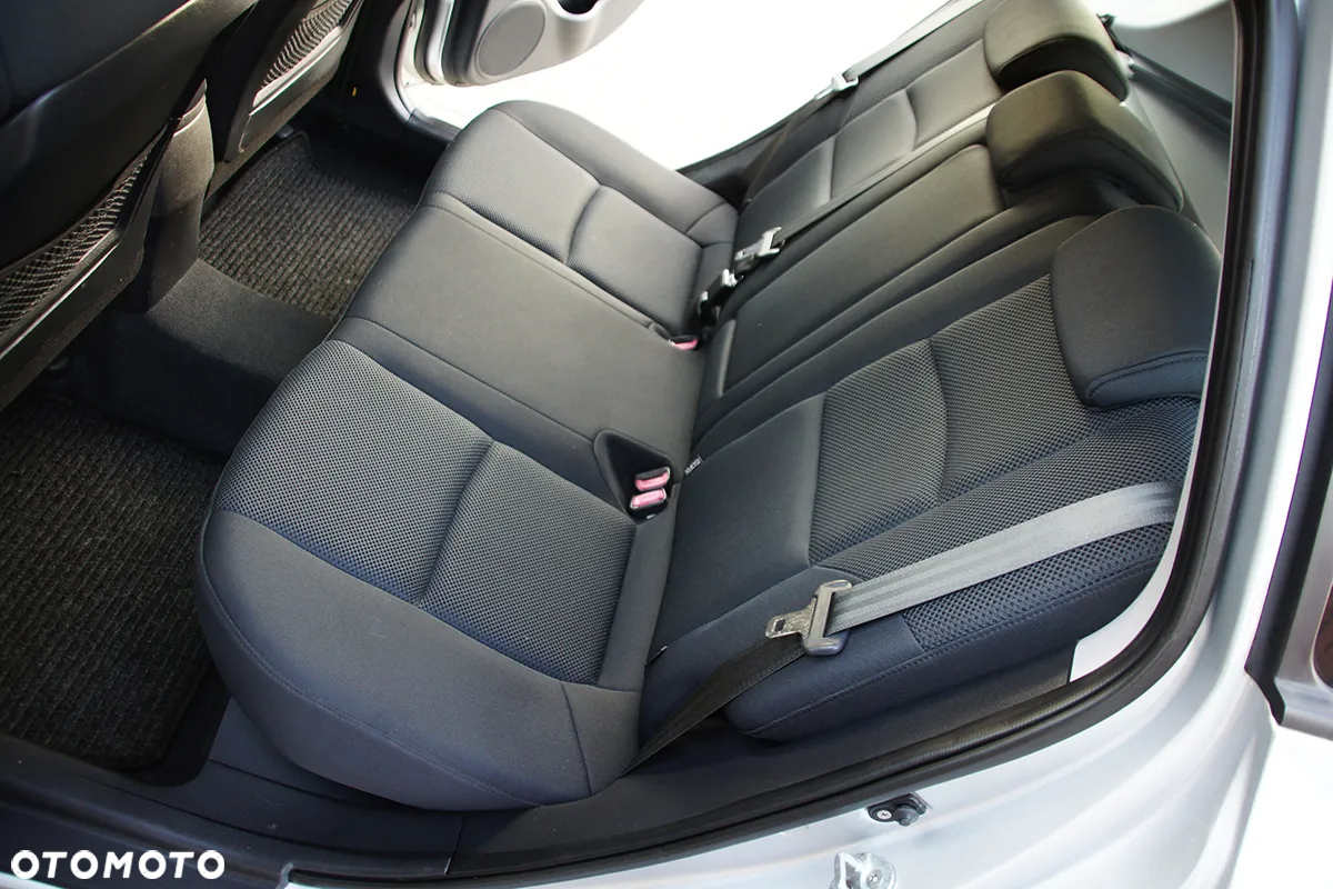 Hyundai i30 1.6 CRDi Premium - 8