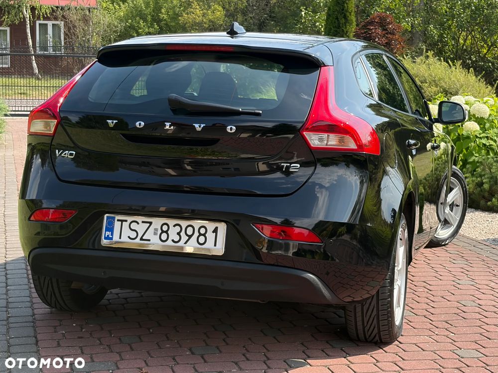 Volvo V40 T2 Momentum - 16