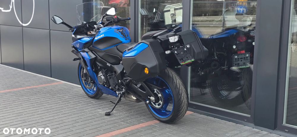 Suzuki GSX - 28
