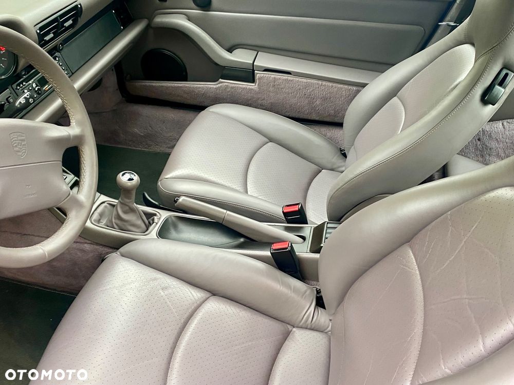 Porsche 911 Carrera - 25