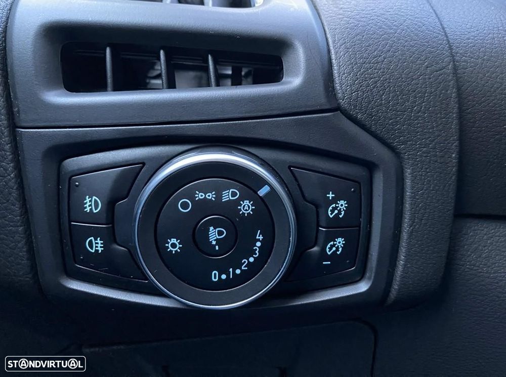 Ford Focus SW 1.5 TDCi EcoBlue Titanium - 24