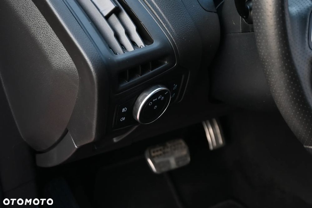 Ford Focus 1.5 EcoBoost STart-Stopp-System ST-LINE X - 33