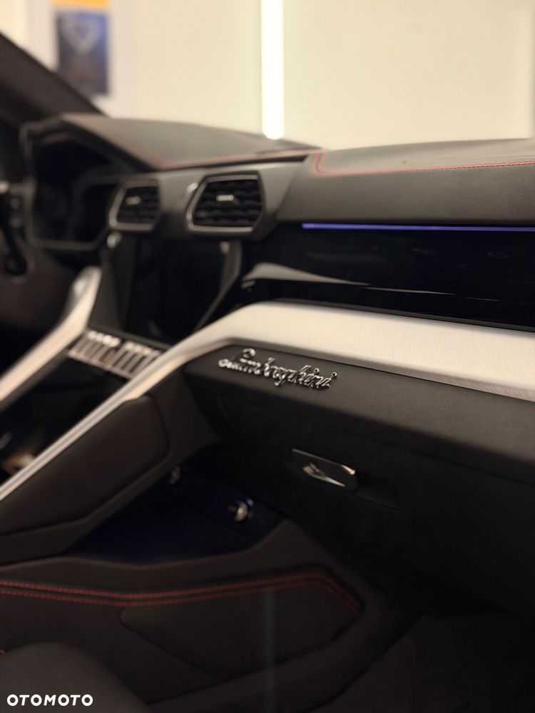 Lamborghini Urus Standard - 23
