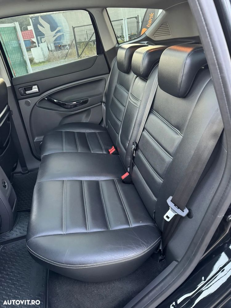 Ford Kuga - 33
