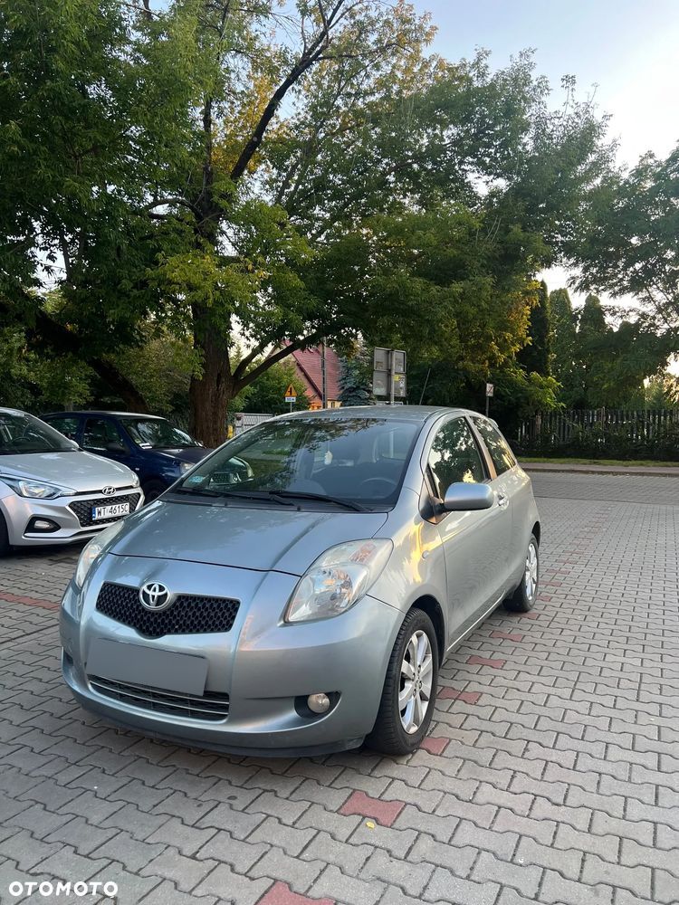 Toyota Yaris - 4