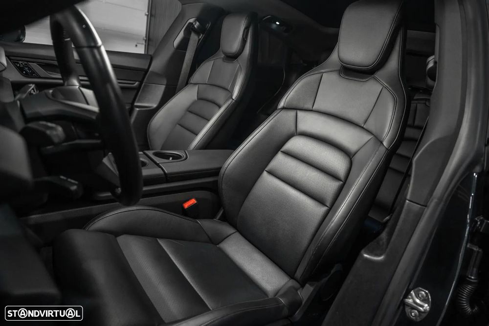 Porsche Taycan 4 - 19